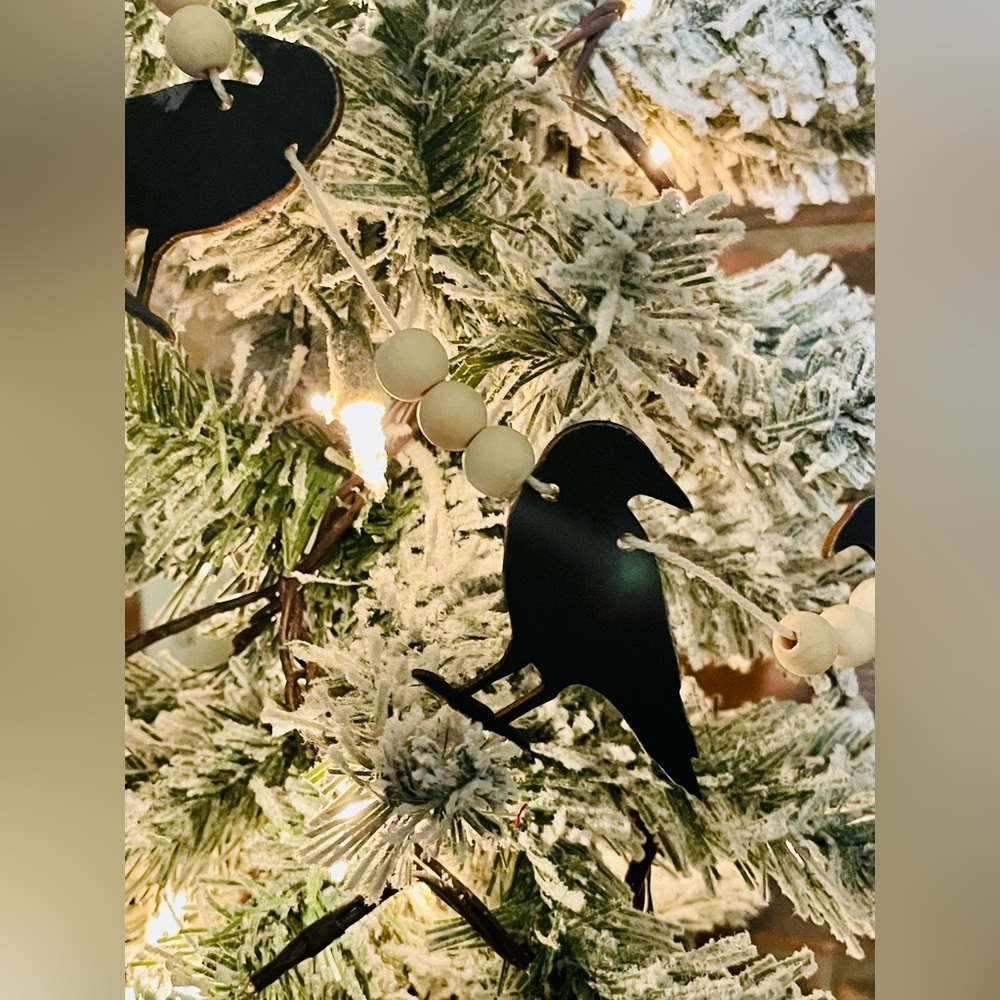 *Wooden Beaded Crow Mini Garland - Picture 4 of 12